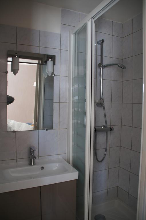 ホテルLa Petite Cour トルヴィル＝シュル＝メール 部屋 写真