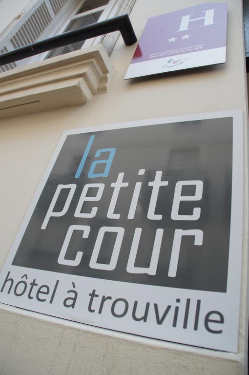 ホテルLa Petite Cour トルヴィル＝シュル＝メール エクステリア 写真