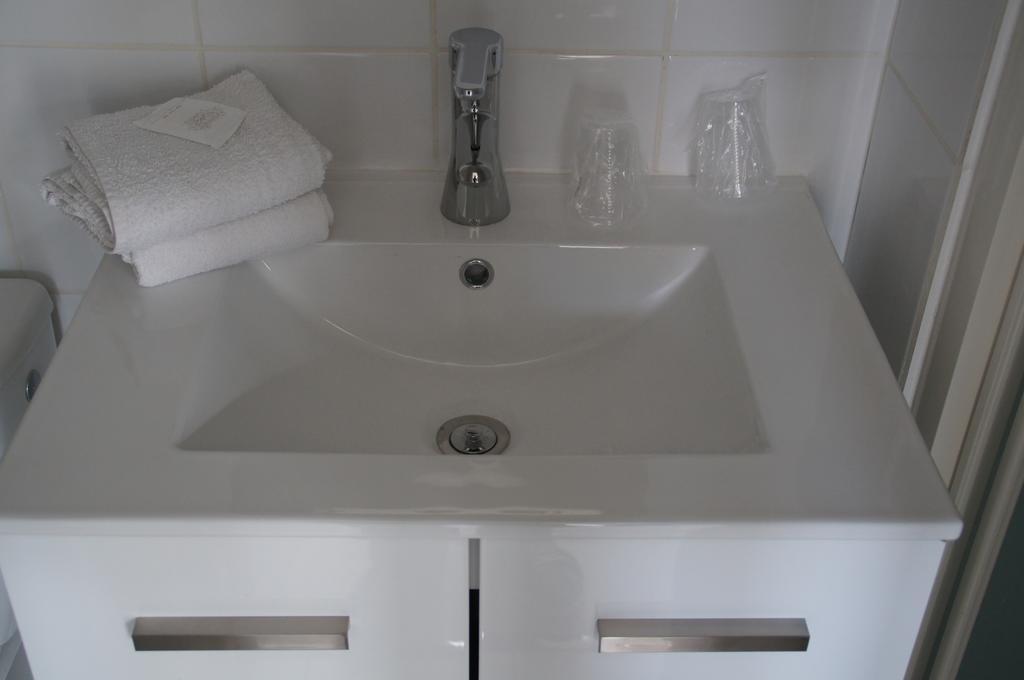 ホテルLa Petite Cour トルヴィル＝シュル＝メール 部屋 写真