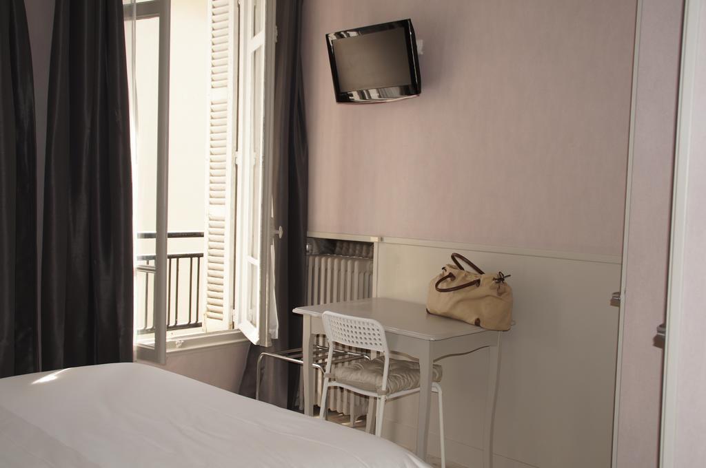 ホテルLa Petite Cour トルヴィル＝シュル＝メール 部屋 写真